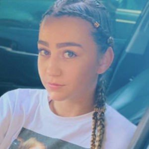 Meet your Posher, Bella